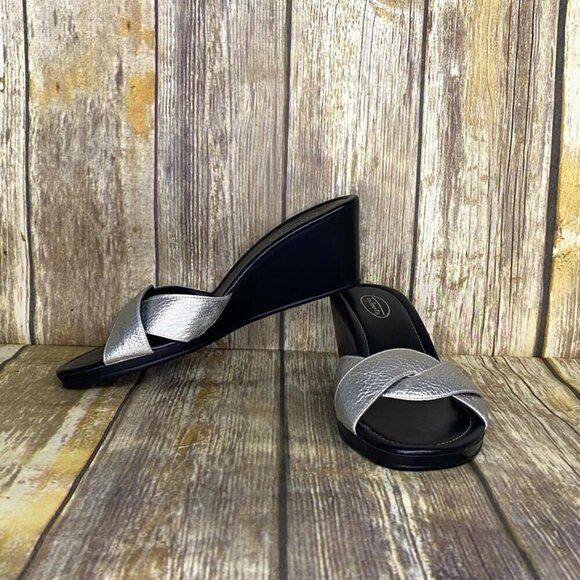 NWOT Talbots Silver Metallic Leather 2.5 in Wedge Heel Slides Women's Size 10 - Picture 1 of 8